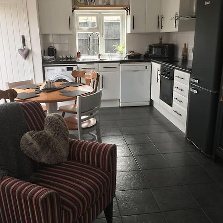 הוילה Nazeing Herb Garden Bungalow מראה חיצוני תמונה