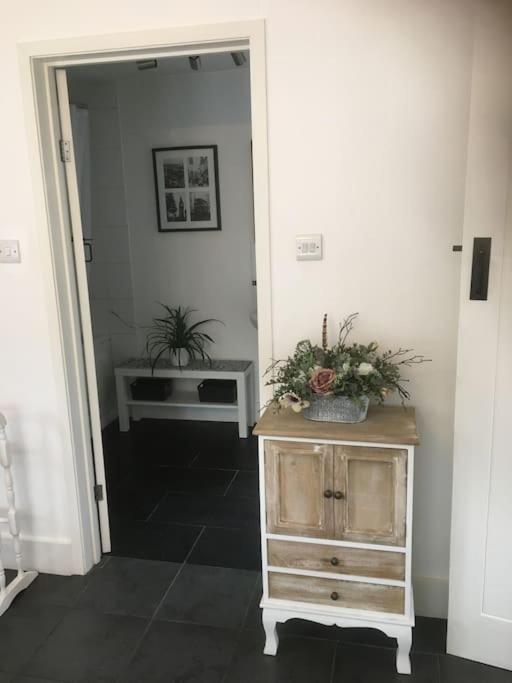 הוילה Nazeing Herb Garden Bungalow מראה חיצוני תמונה
