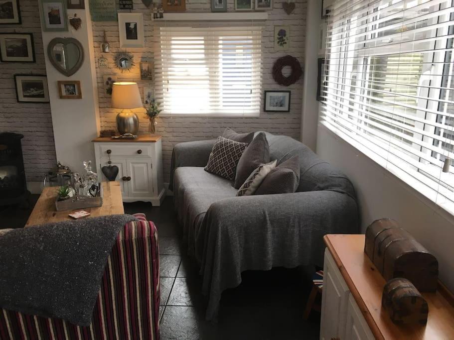 הוילה Nazeing Herb Garden Bungalow מראה חיצוני תמונה
