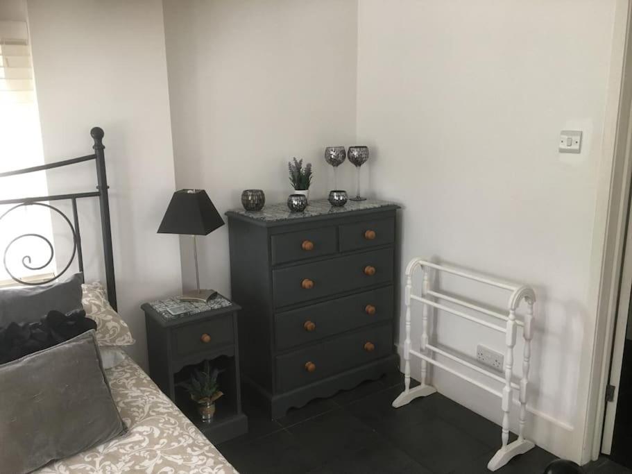 הוילה Nazeing Herb Garden Bungalow מראה חיצוני תמונה